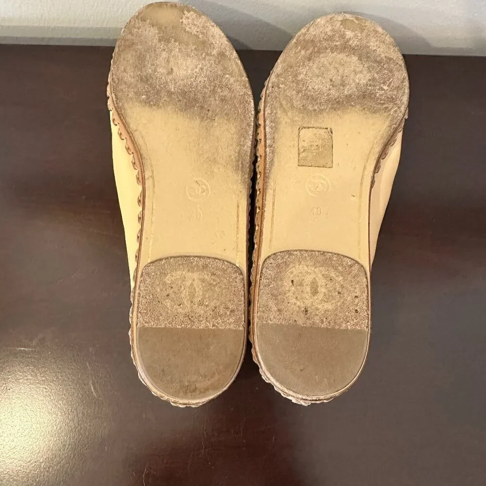 CHANEL 19C Lambskin Beige/Black Mocassins Loafers W/Box women's Size 40